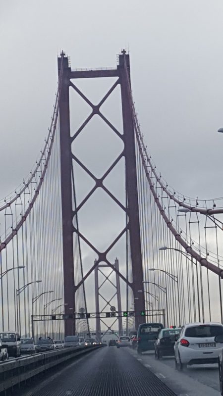 The Pont de Abril 25 Looks a Lot Like the Golden Gate in San Francisco