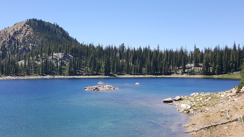 Eagle Cap Wilderness' Crater Lake